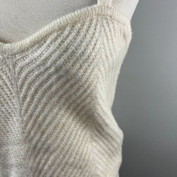 NWOT VERO‎ MODA Cream Knit Crop Top Tank Top (L) - Picture 3 of 8